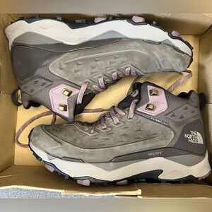 THE NORTH FACE VECTIV EXPLORIS MID FUTURELIGHT LEATHER BOOTS WOMEN'S 11